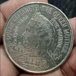 England 🇬🇧 5 Pound 2002 (queen Elizabeth the queen mother) big size Coin " Weight 28:28 Gram. Diameter 38.61 # sku 9090