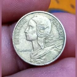 France 5 Centimes Year 1985 in Collectable Grade