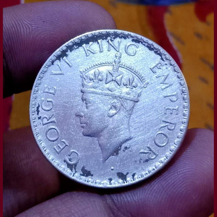 British India Silver Rupee Year 1940 King George-VI in Collectable Grade.