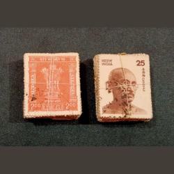 India 25 Paisa Gandhi and 2 Rupees Service Stamps Total Lot 100+100= 200 Stamps "Big Size" Used Conditions.