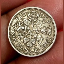 Great Britain Year 1962 Cu/Ni Six Pence Queen Elizabeth-II in High Collectable Grade.