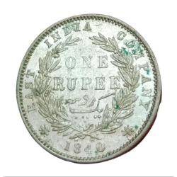 British India Silver Rupee 1840 "East India Company" Queen Divided Legend **V. Scare** AUNC Grade.