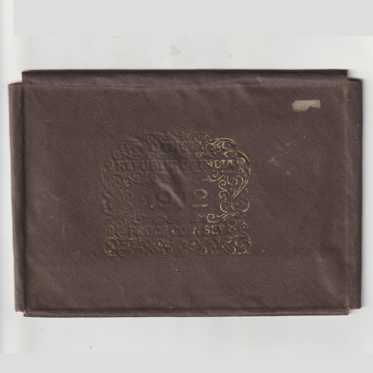 Extremely Rare 1972 Proof Set with 1, 2, 3, 5, 10, 25, 50 Paise & 10 Rupee B Mark Coin with Proof Set Token With Leather Cover But No Plastic Cover and Black Plastic is Broken All Proof Coins Super Valuable Coins