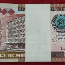 Mocambique 50000 metivais Extermaly Rare GEM UNC (100 note ) Serial Packet