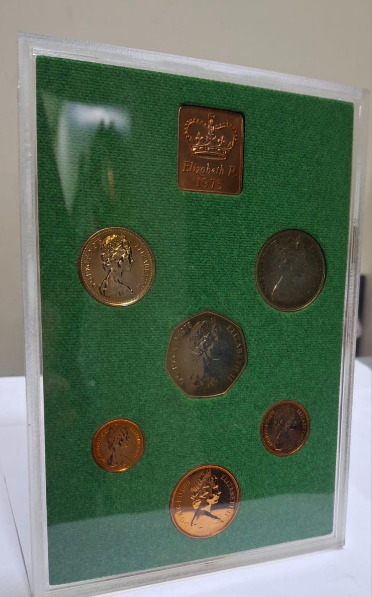 1975 Coinage of Great Britain & Northern Ireland Royal Mint Proof Coin Set