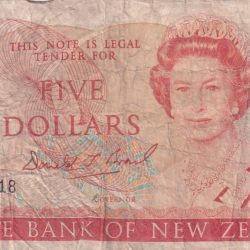 New Zealand 5 Dollars - Elizabeth II Lowest Condition Rare Note
