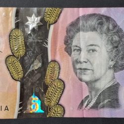 Australia 5 Dollars - Queen Elizabeth II Rare Note #B-2