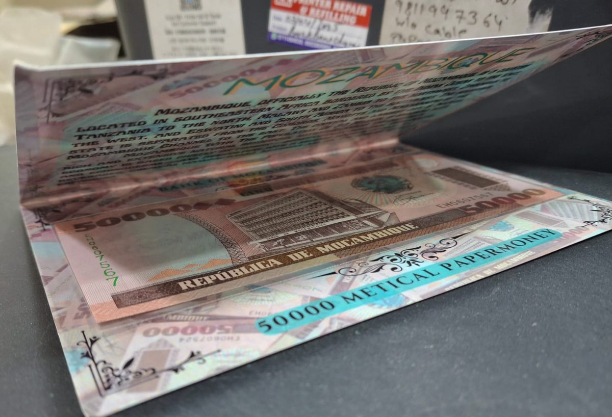 Mozambique 50000 Metical UNC Note with Beautiful Packing