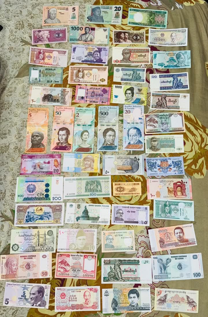 50 Different Foreign Bank Notes Gem Unc Condition World Notes Collection