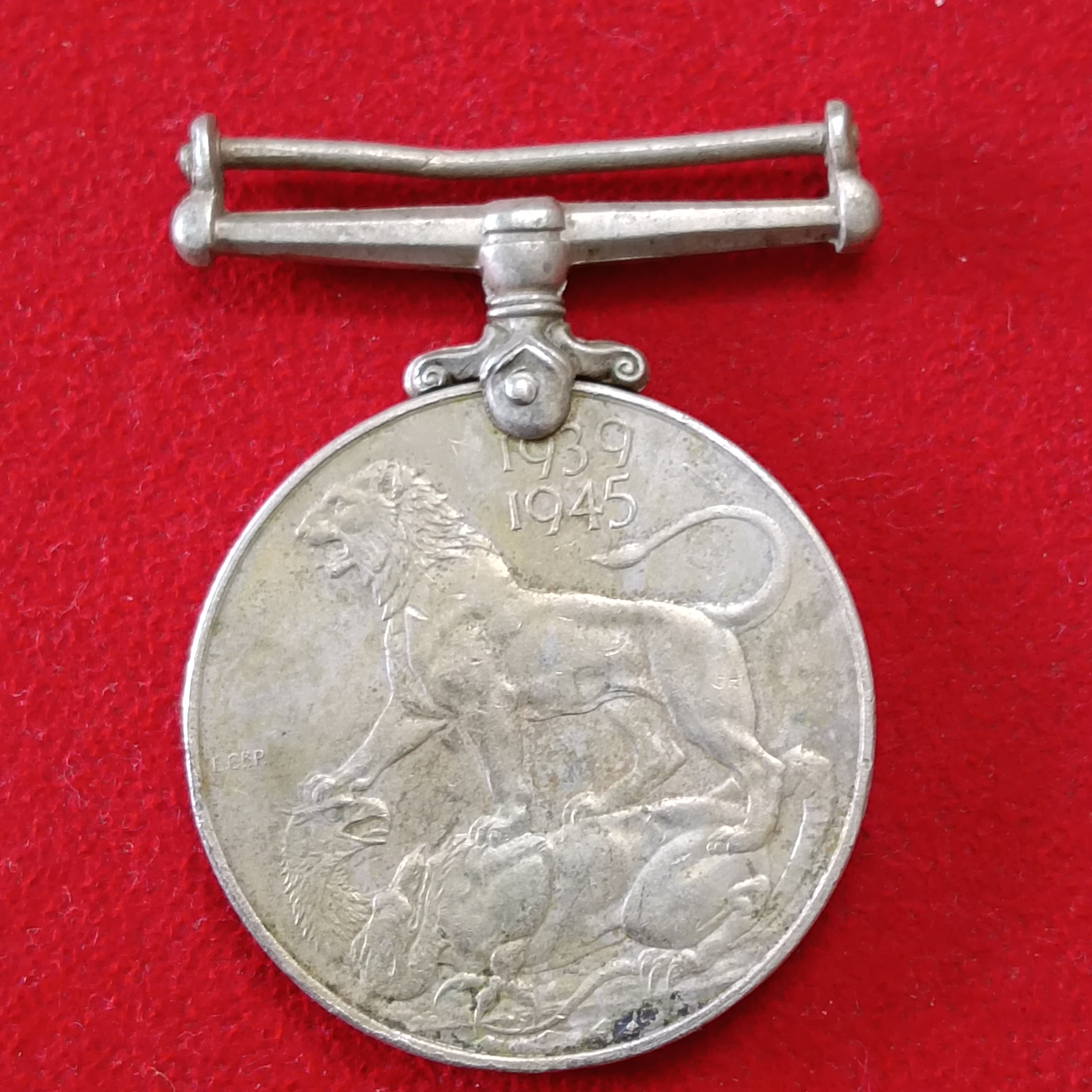 Rare Medal George Vi 1939 -1945 Year Lion Back Side
