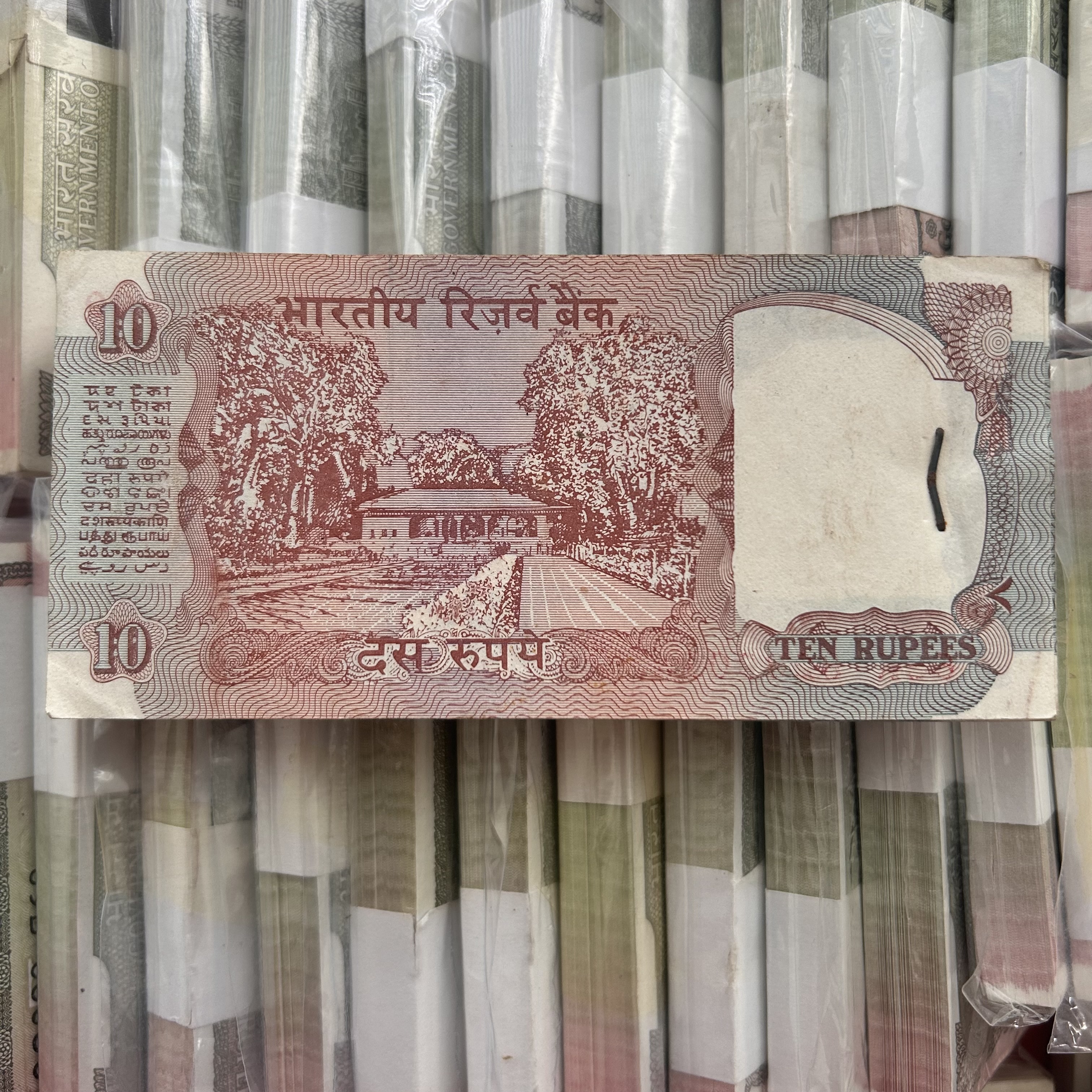 Extremely Rare 10 Rupee Shalimar Garden Bundle Doubling No 820820 Signed By C Rangarajan 100 Note Fresh Gaddi Serial Wise Packet Same as Per Shown Given
