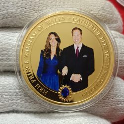 Extremely Rare Proof Coin Elizabeth One Dollar Cook Islands HRH Prince William of Wales Catherine Elizabeth Middleton 2010 Year Gold Plated Proof Coin Issue