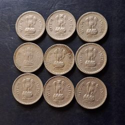 Republic India Denominaton 5₹ Metal coper nickel Same and similar set available