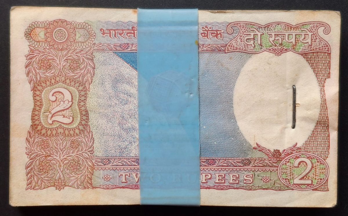 2 Rupees Satellite Issue Governor R.N.Malhotra rare Serial Packet