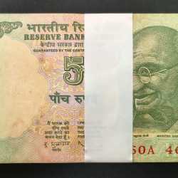 5 rupees tractor issue subbrao rare ( 100 note ) serial packet