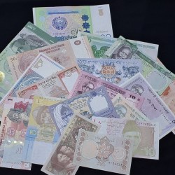 18 World Notes Differnet Countries Notes GEM UNC Condition