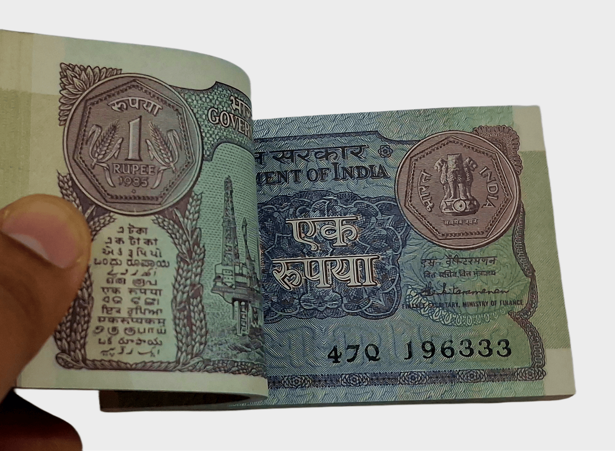 One Rupee Old Issue Year 1985 Sign S. Venkatraman Serially 100 Notes Complete Bundle **Scare** High Collectable UNC Grade.