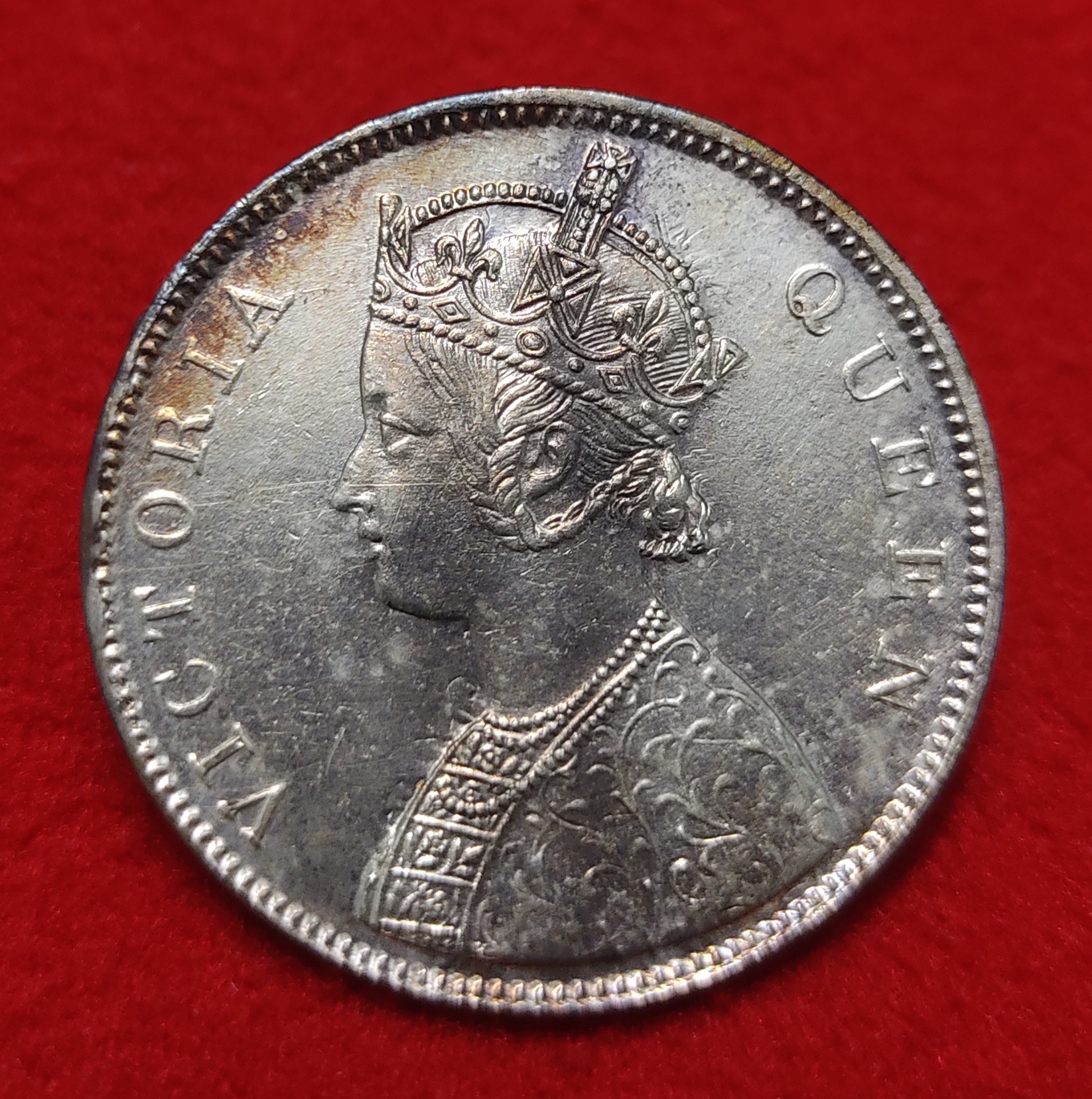 One Rupee Silver Coin Victoria Queen 1862 2/0 DOTS Variety