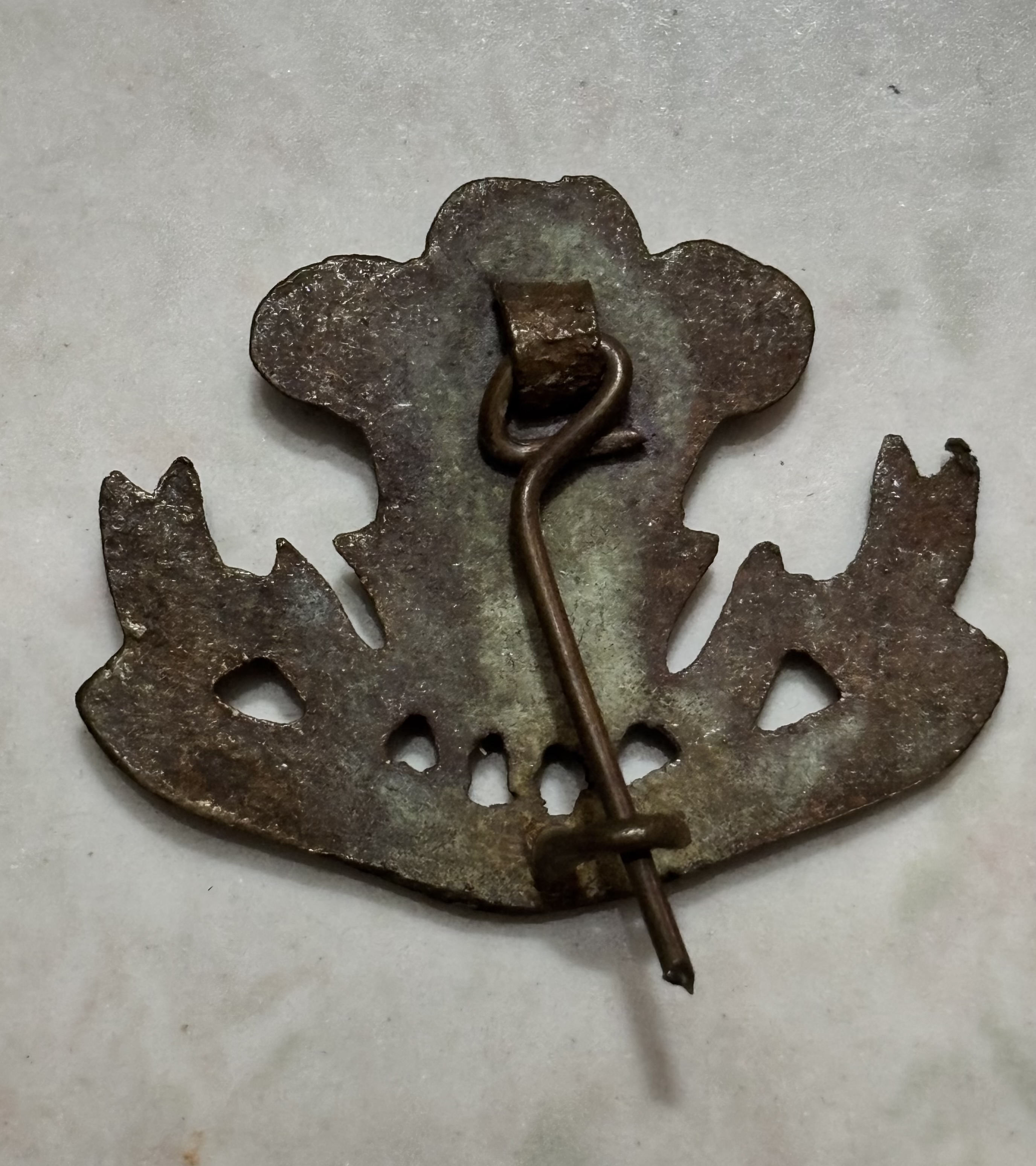 Welch regiment brass brooch badge