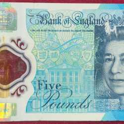 England 5 Pounds - Elizabeth II Polymer Rare Note #B-2