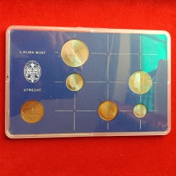 Rijks MUNT Utrecht Royal Dutuch Mint Nederland 1982 Year First Issue Coin Set