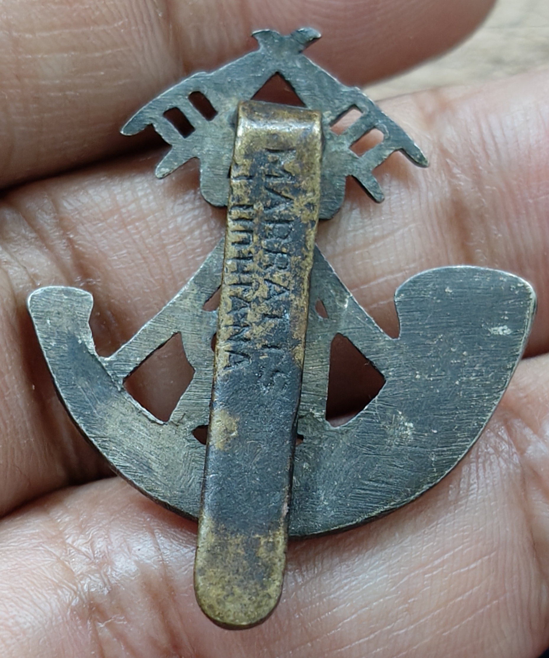 Army cap/lapel pin Rajputana Rifles Extermaly rare *s80