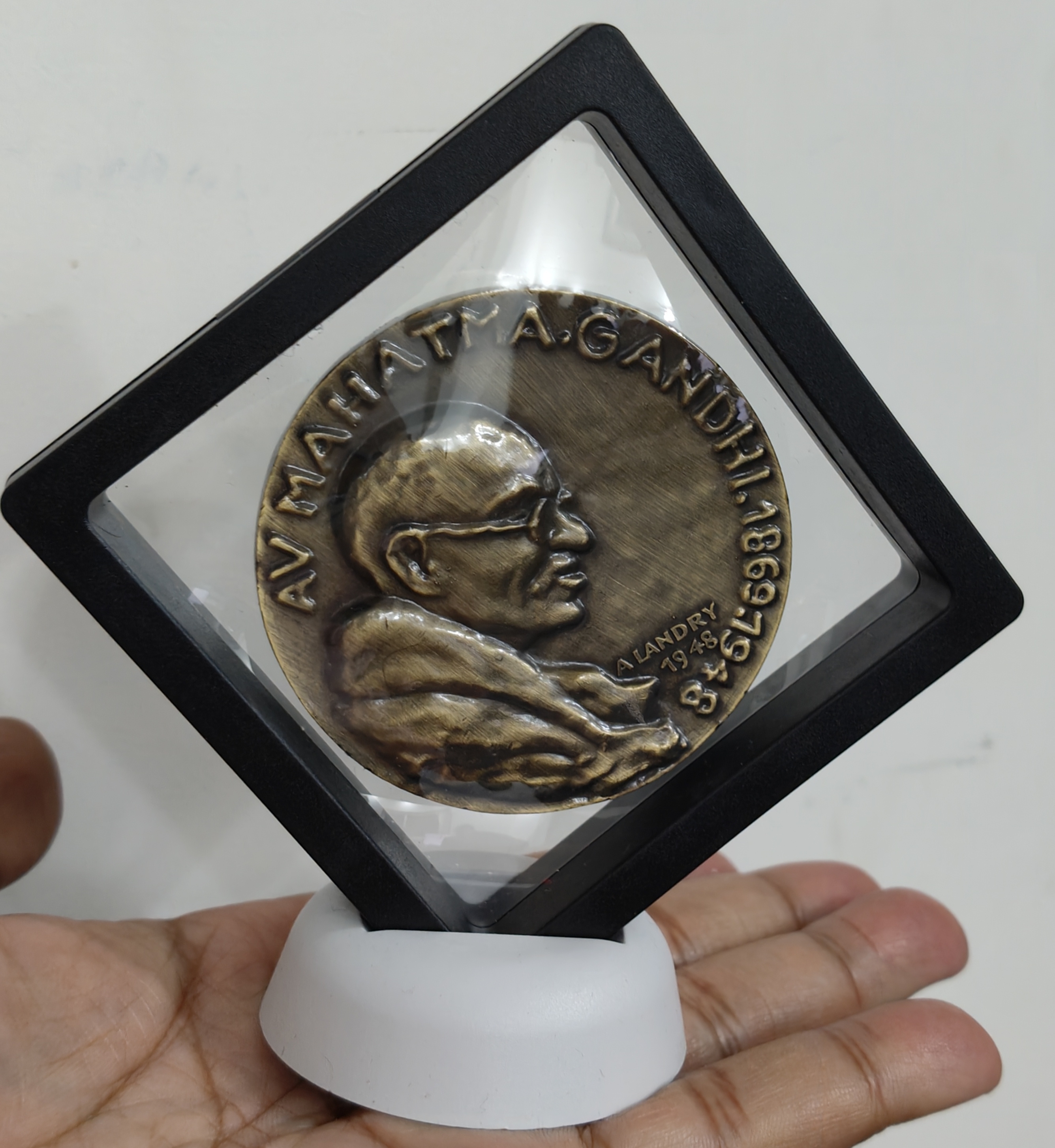 France 1948 Medal - Mahatma Gandhi Commemorative medals Big size with beautiful box and stand