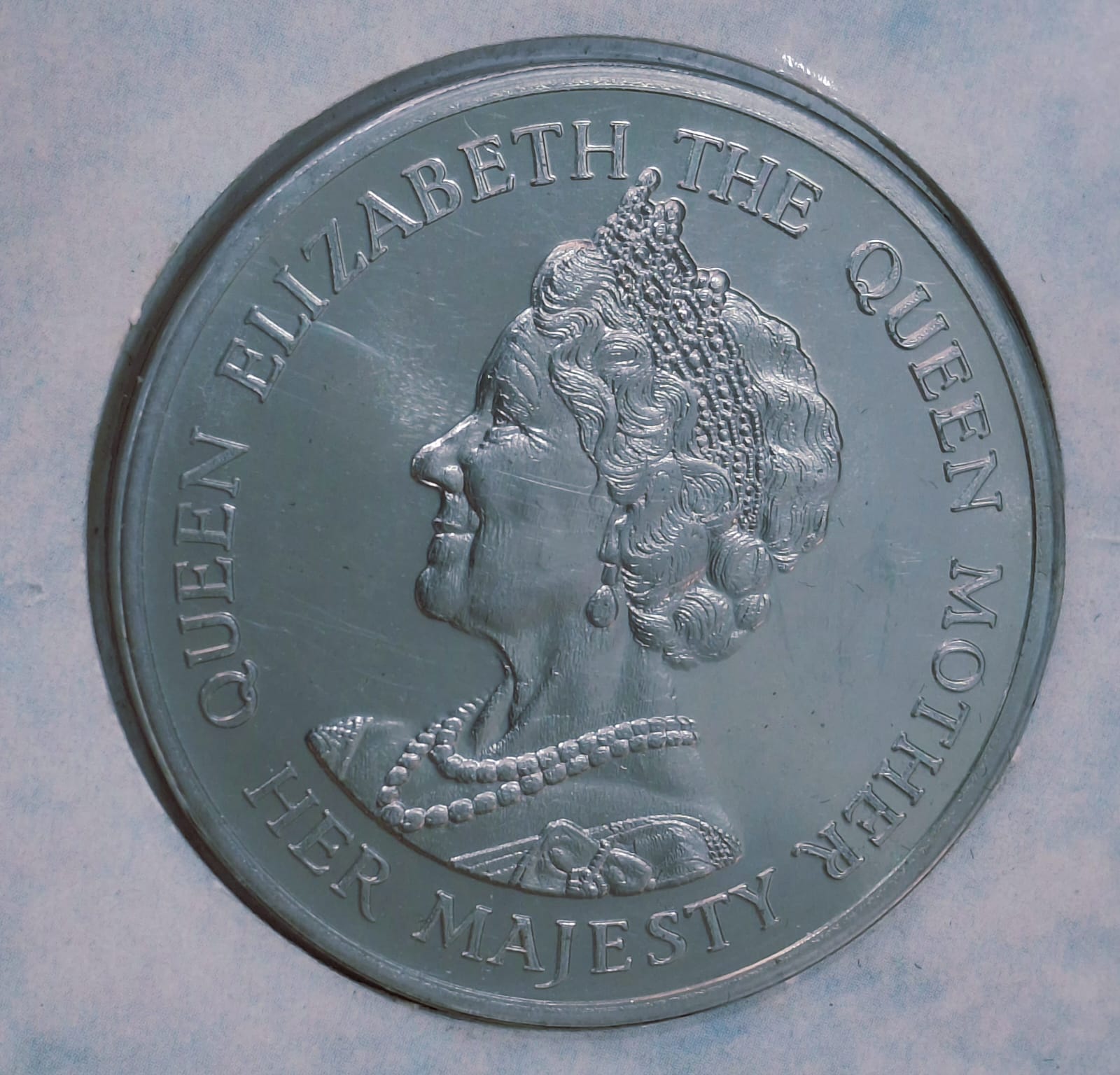 The Queen Mother Elizabeth - 90th Birthday Commemorative Medal 1990 Rare (1 Coin ) Set