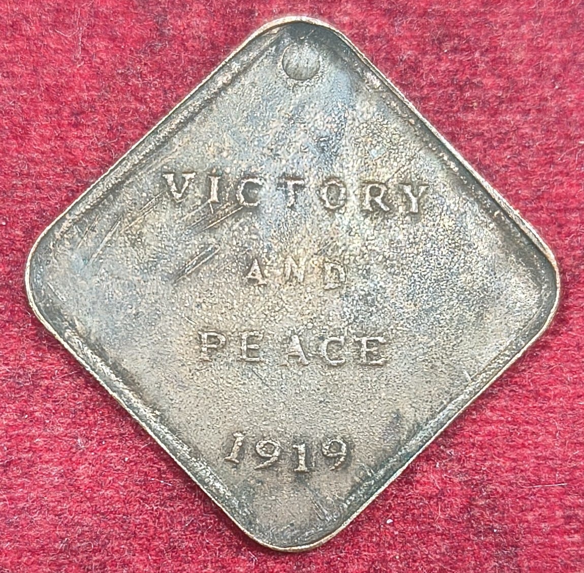 India - British Medal - Peace Celebration 1919 Bombay Rare Low Condition Medal #N-373
