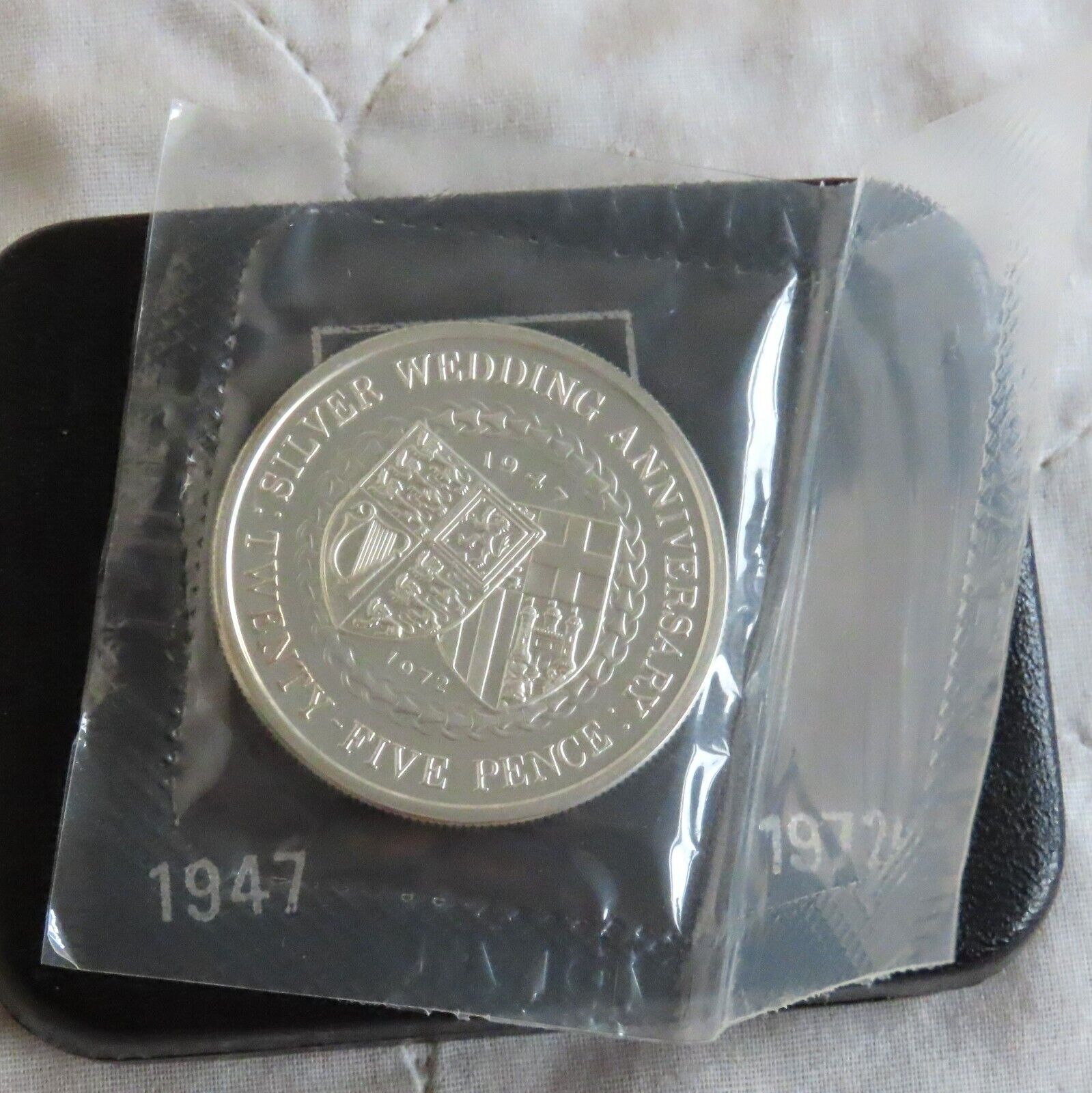ISLE of MAN 1972 Silver Wedding Silver Proof 25 Pence Crown - mint sealed/boxed Composition Silver (.925) Weight 28.28 g