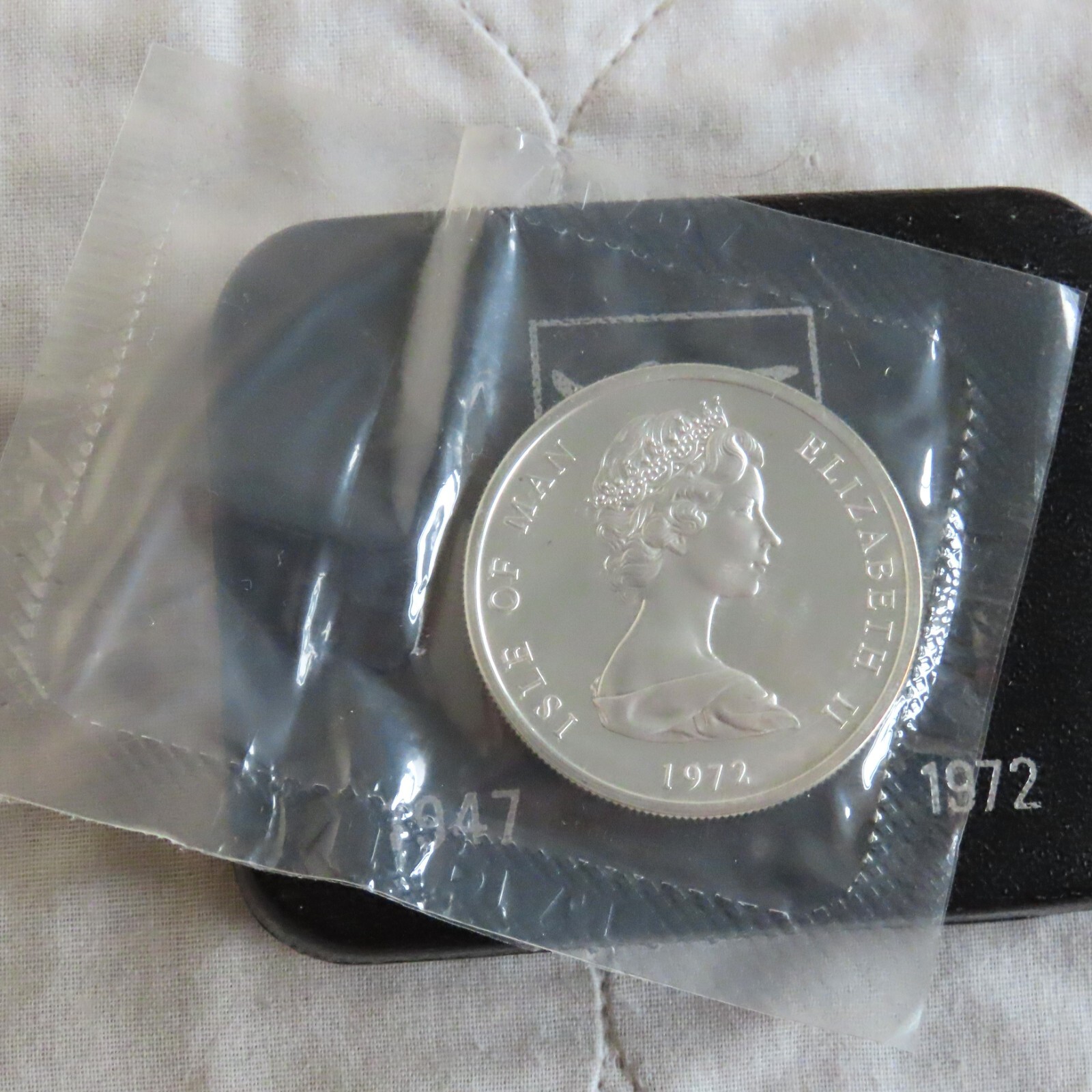 ISLE of MAN 1972 Silver Wedding Silver Proof 25 Pence Crown - mint sealed/boxed Composition Silver (.925) Weight 28.28 g