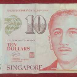 Singapore 10 Dollars Rare Note Polymer # B-2