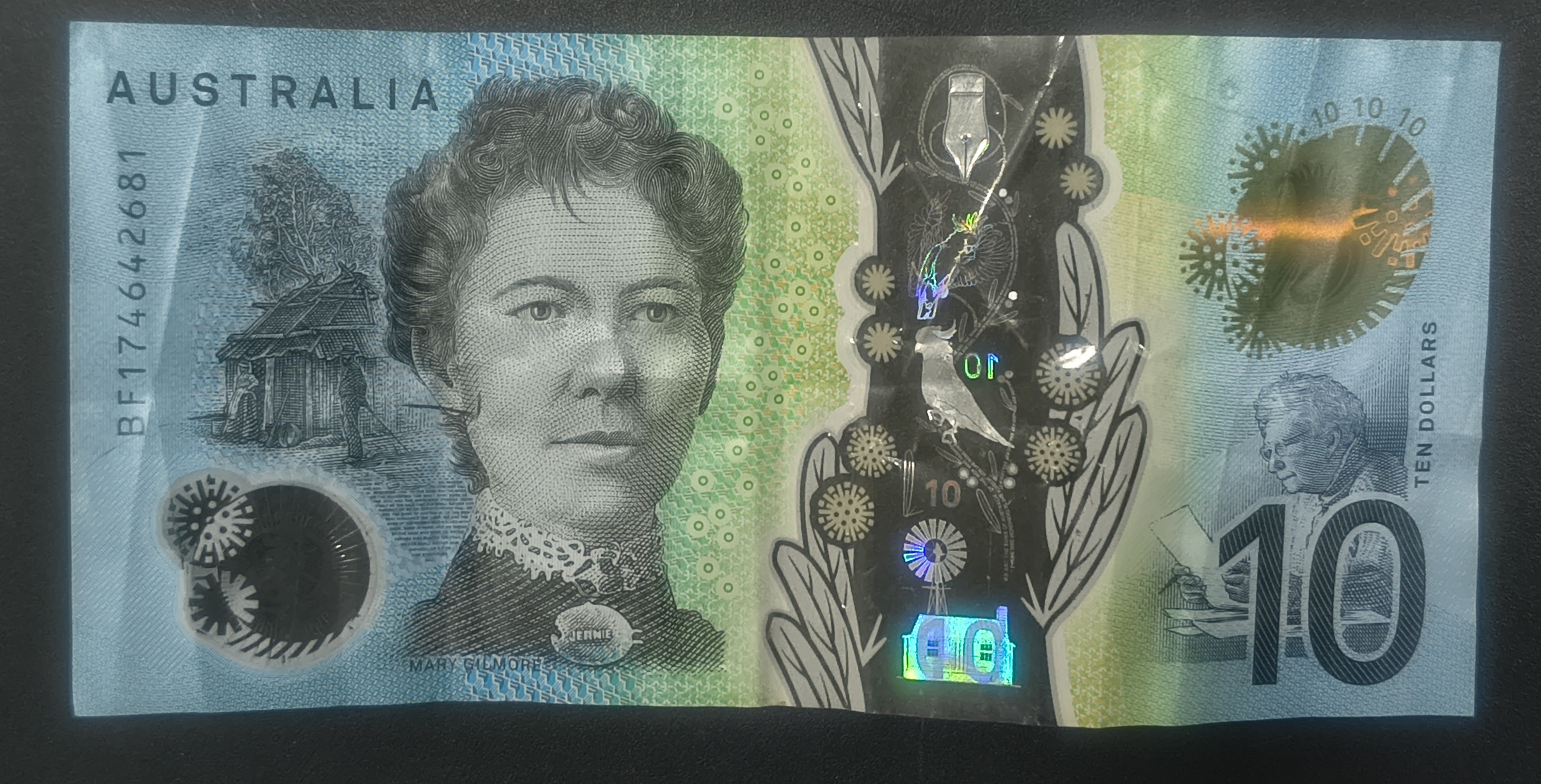 Australia 10 Dollars polymer World Note #B2