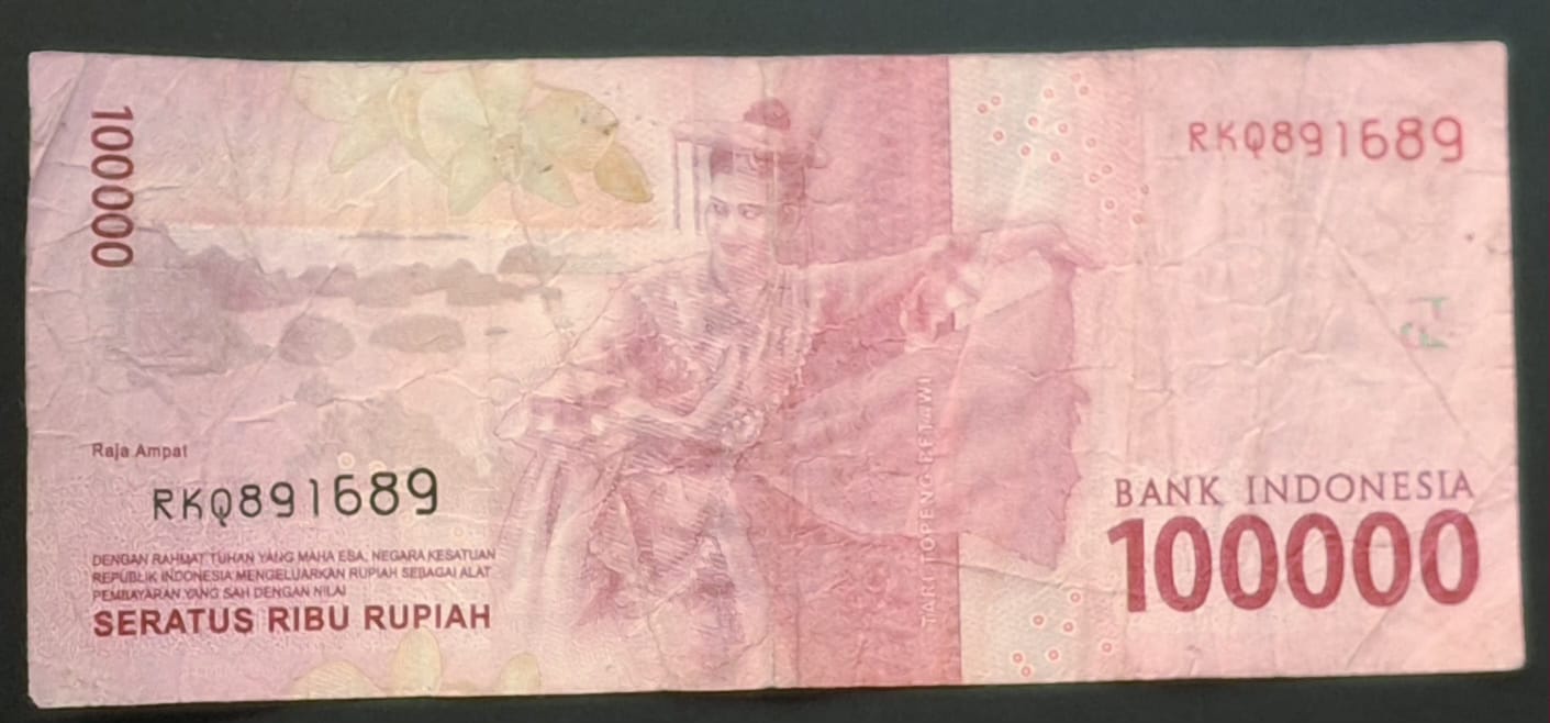 Indonesia 100 000 Rupiah Rare Note#B2