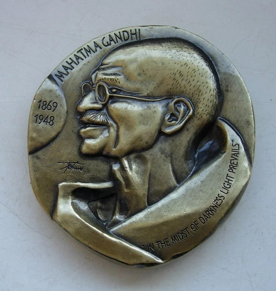 India's independence, Mahatma Gandhi, non-violence, Medal, Unesco Rare Beautiful Big Size Medellion with Stand # D-197