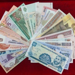 20 DIFFERENT COUNTRY UNC SET