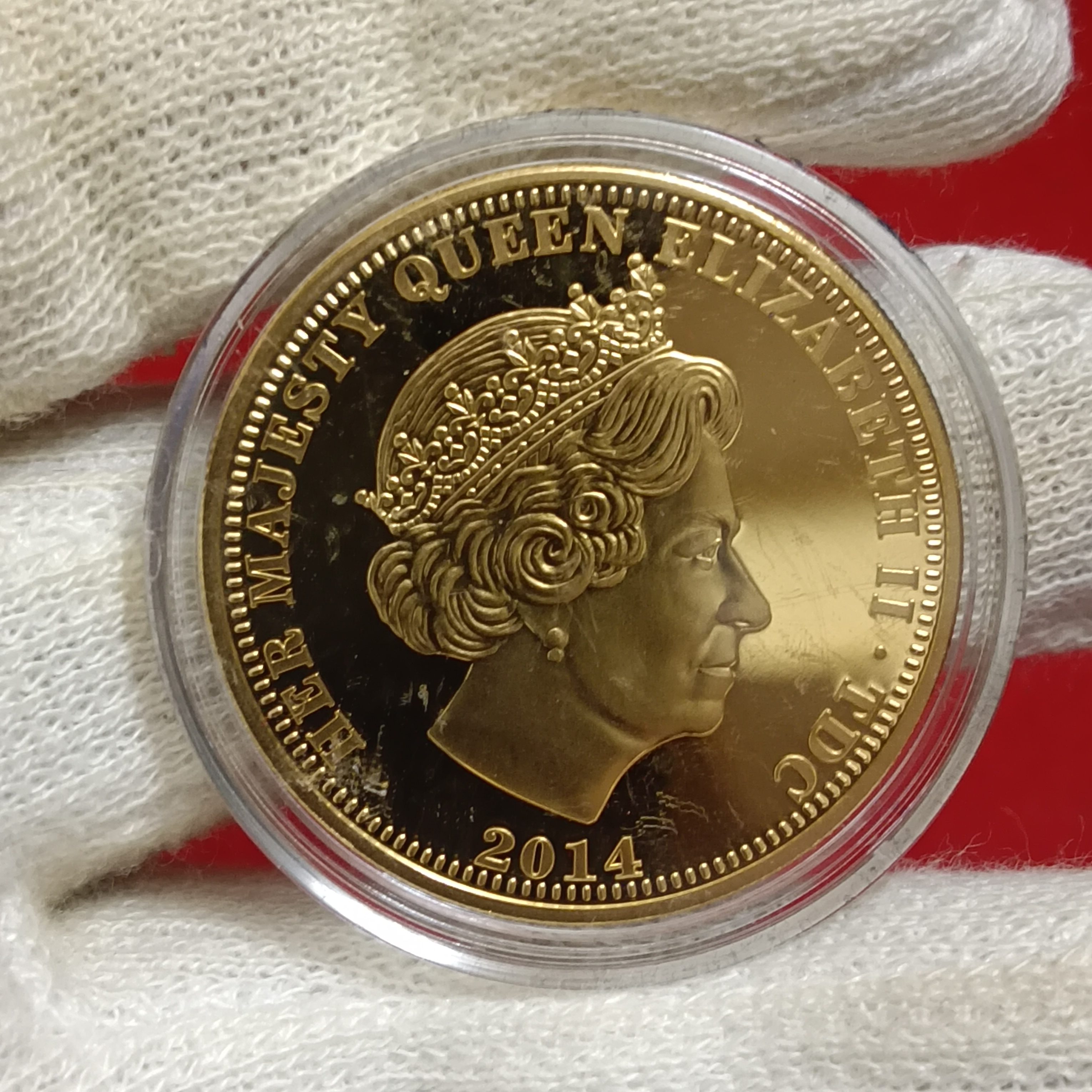 2014 Five Pounds Gold Plated commemorative Proof coinTristan da Cunha (British Overseas Territory marking the Centenary of World War One