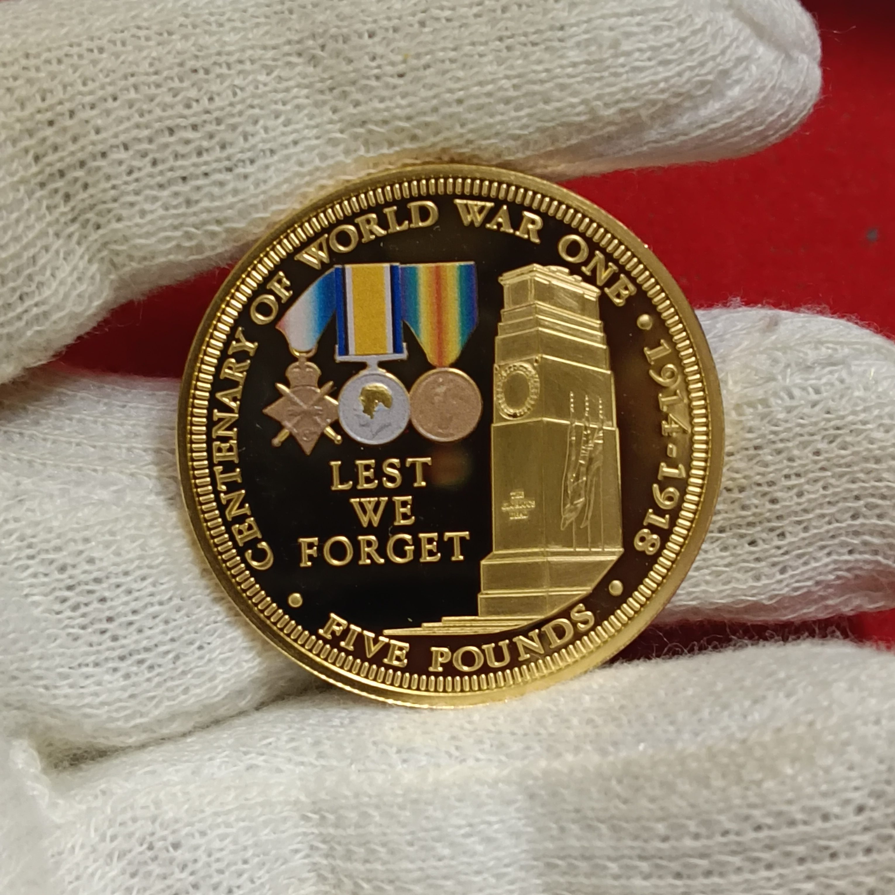 2014 Five Pounds Gold Plated commemorative Proof coinTristan da Cunha (British Overseas Territory marking the Centenary of World War One