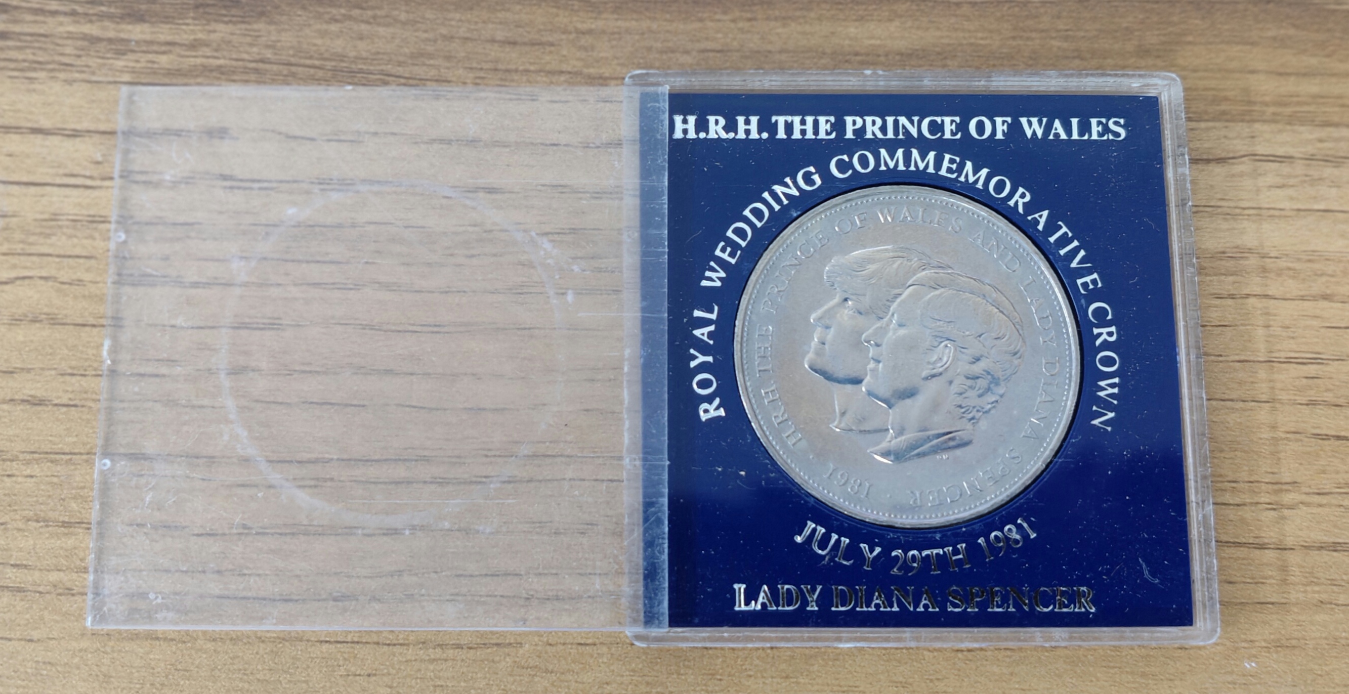United Kingdom 25 New Pence 1981 - Elizabeth II Royal Wedding Rare Commemorative UNC Coin #A-9