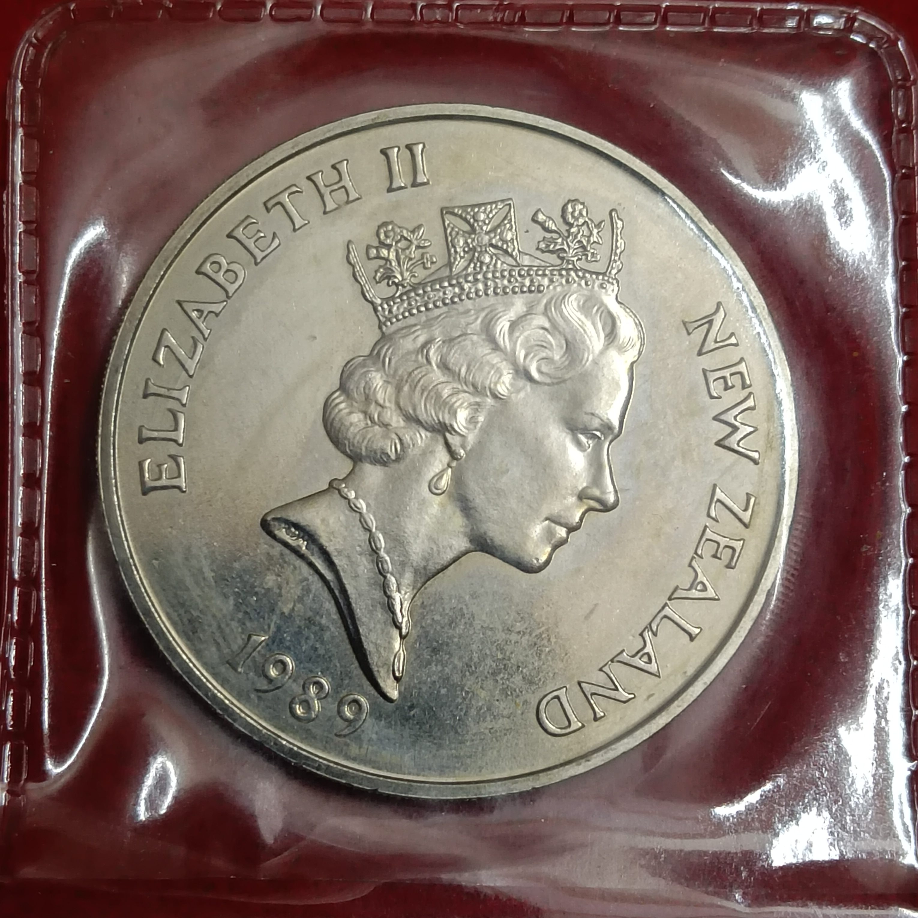 1989 New Zealand Uncirculated Dollar issued for the 1990 XIVth Commonwealth Games in Auckland Issued By Royal Australian Mintt