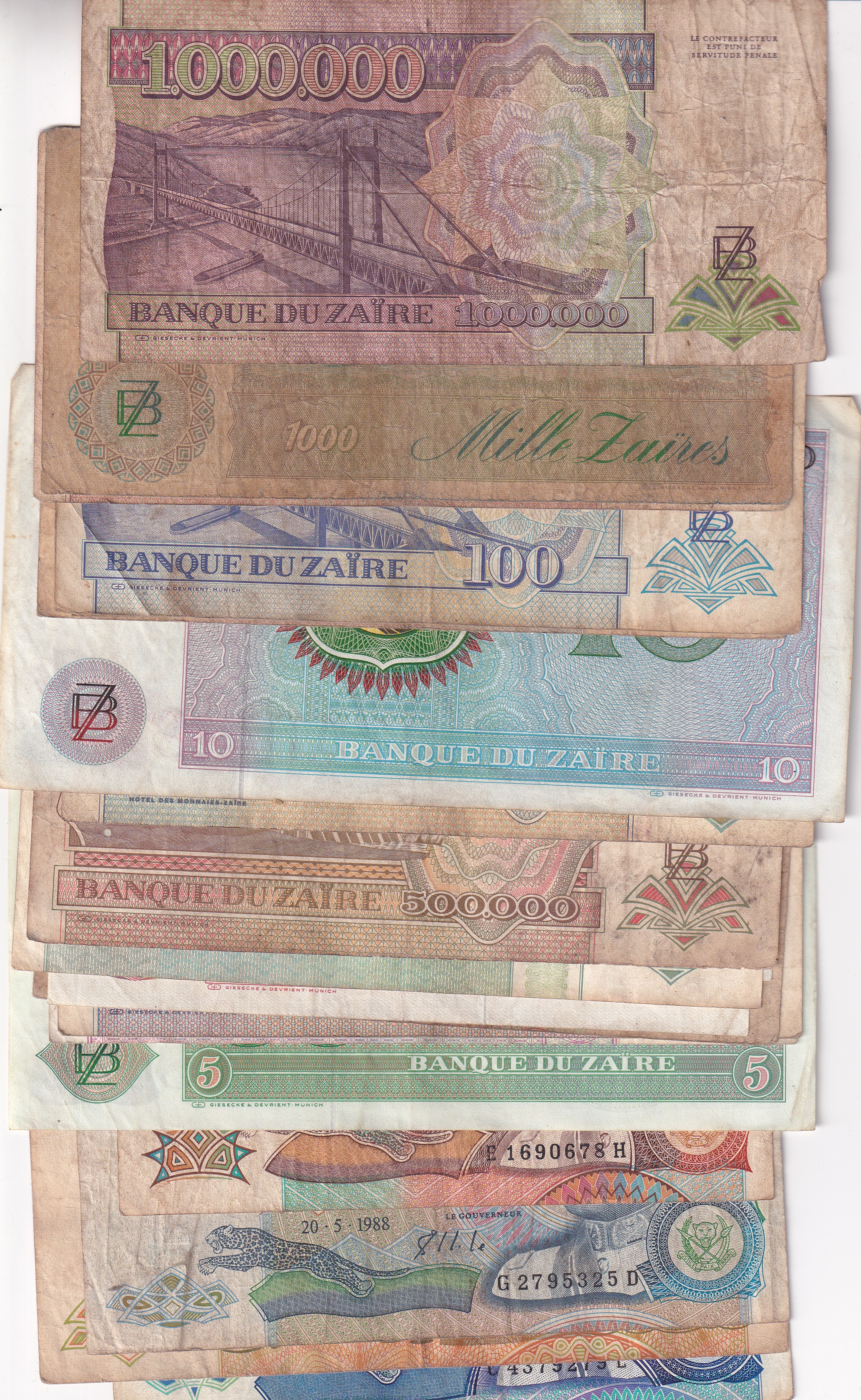 25 Different Zaire (25 Pcs) Note Set