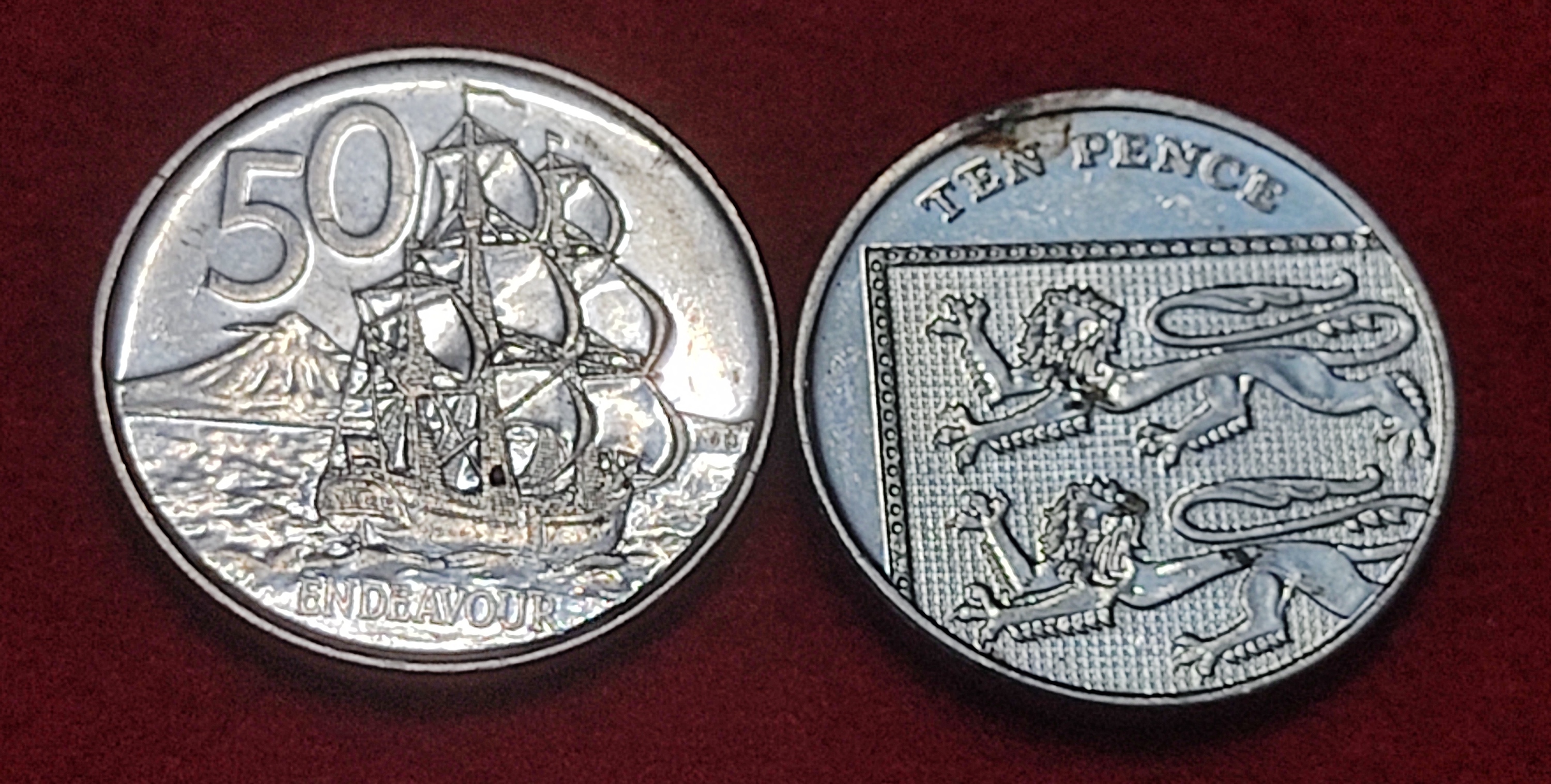 2 COIN SET - (NEW ZEALAND 50 CENTS +UNITED KINGDOM 10 PENCE) PRICE