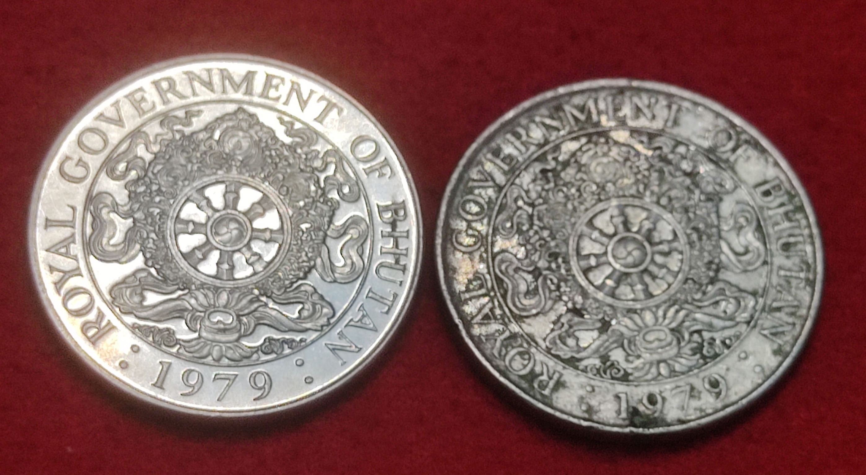 2 COIN SET -BHUTAN - ONE NGULTRUM YEAR 1979